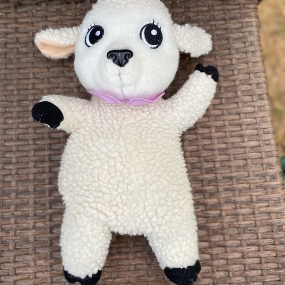𝅺awana Clubs Intl LUV E LAMB Puppet 14" Cubbies Plush Stuffed Animal Baby Sheep - Picture 3 of 6